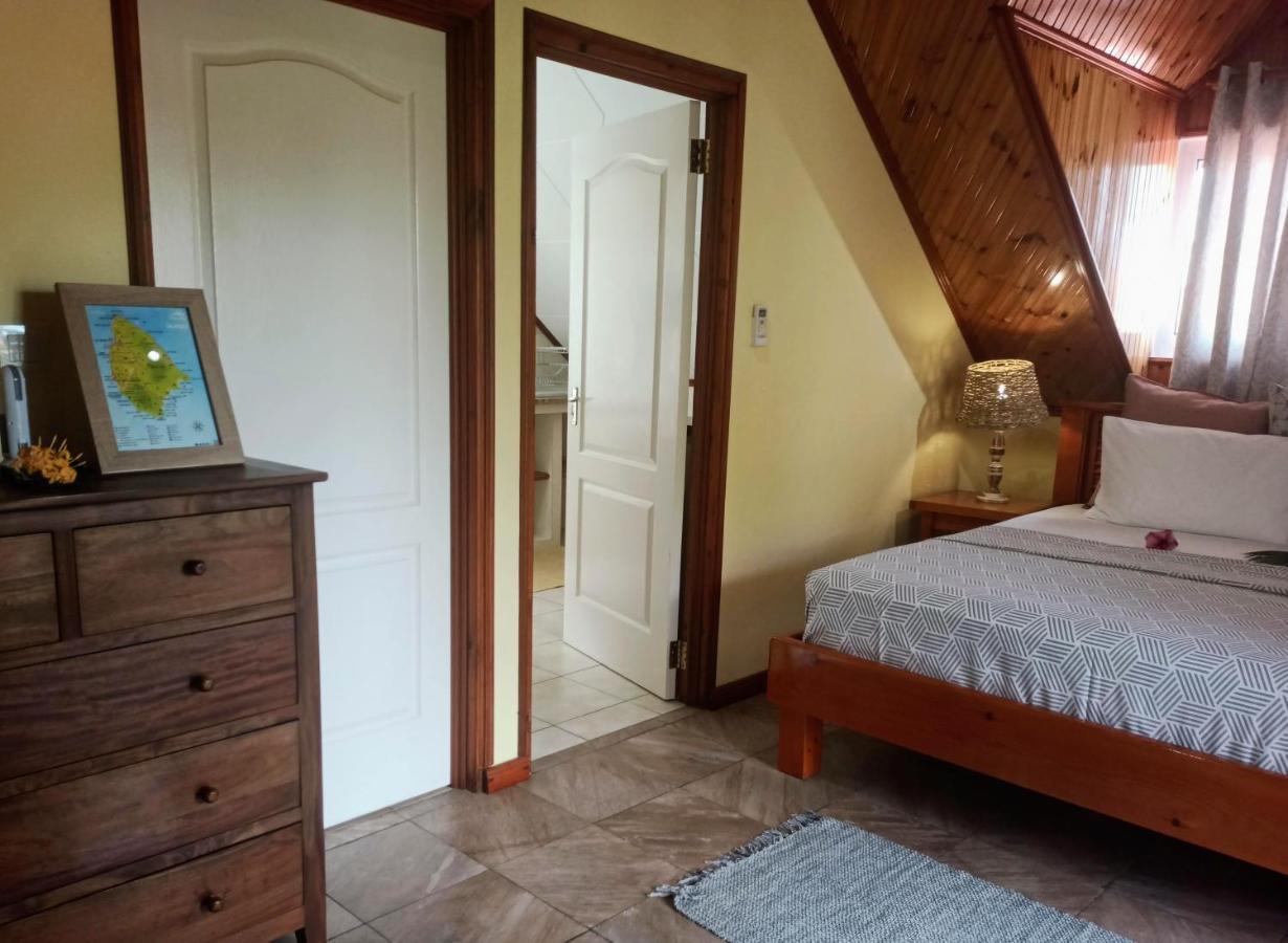Badamier Self-Catering Apartment La Digue Exterior photo