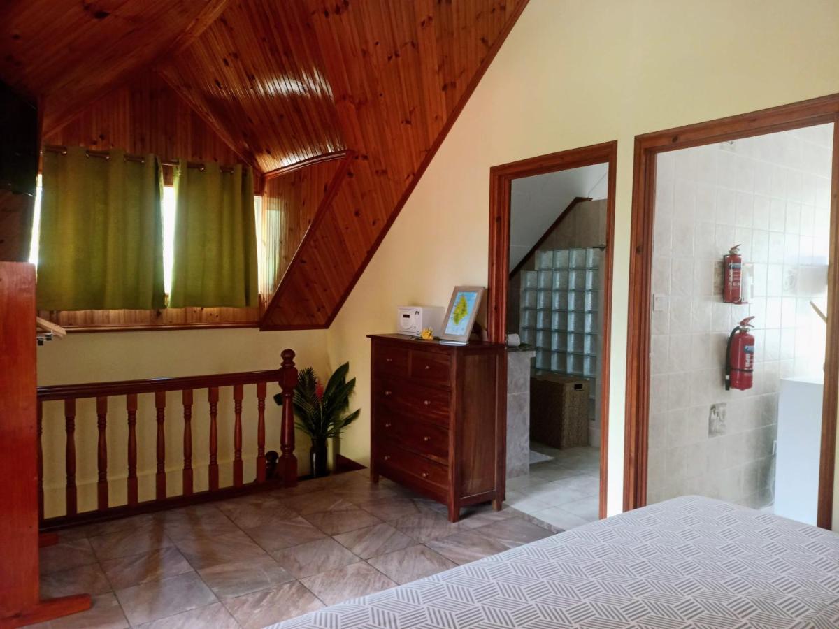 Badamier Self-Catering Apartment La Digue Exterior photo