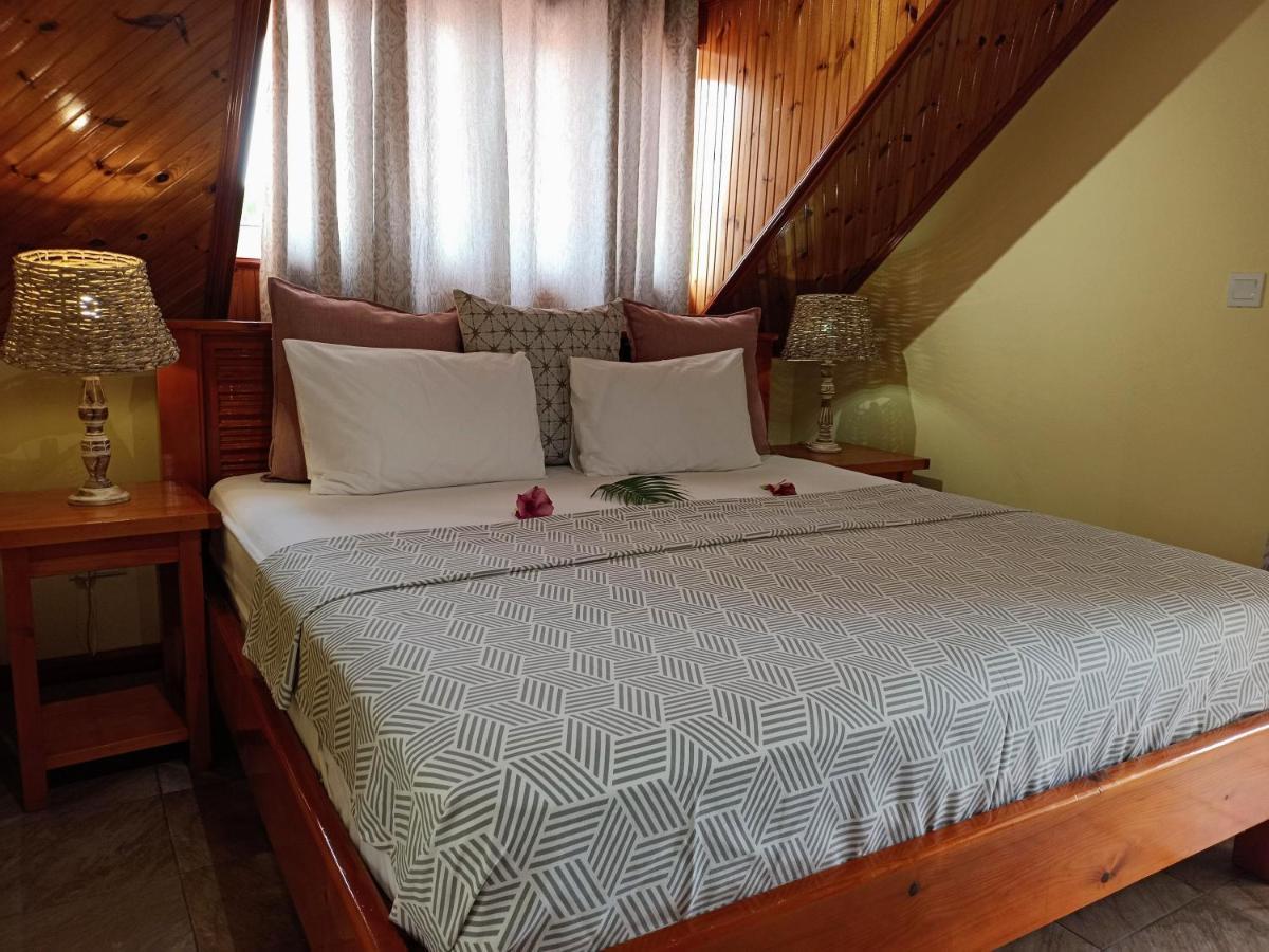 Badamier Self-Catering Apartment La Digue Exterior photo