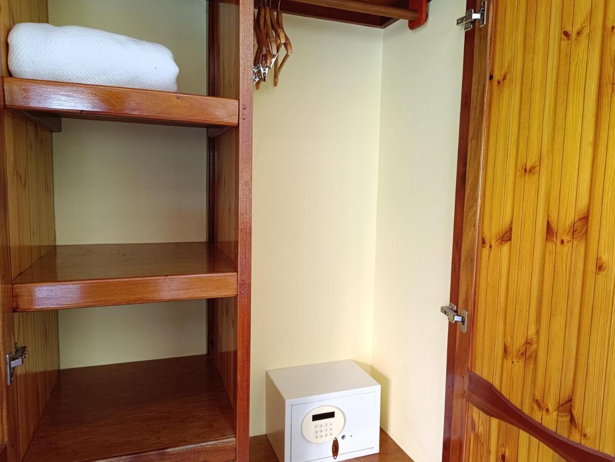Badamier Self-Catering Apartment La Digue Exterior photo