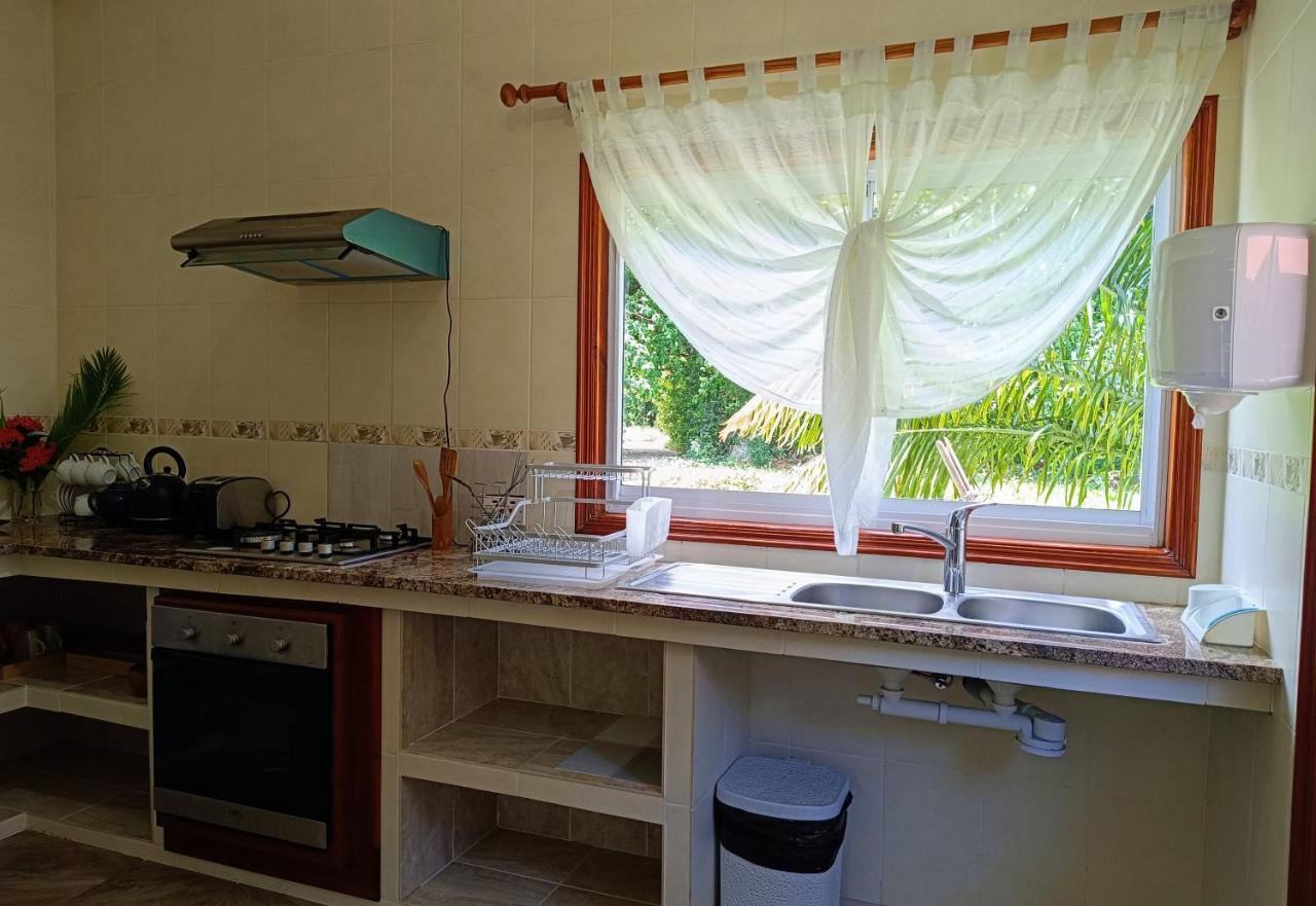 Badamier Self-Catering Apartment La Digue Exterior photo