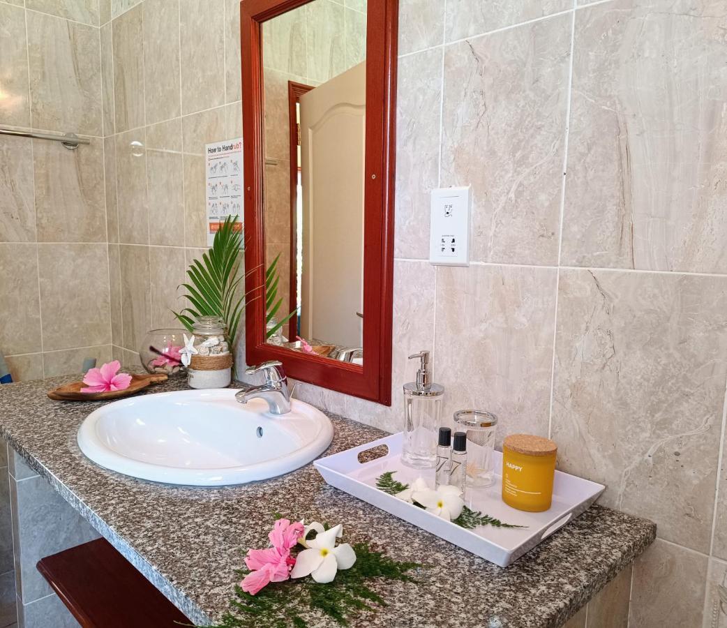Badamier Self-Catering Apartment La Digue Exterior photo