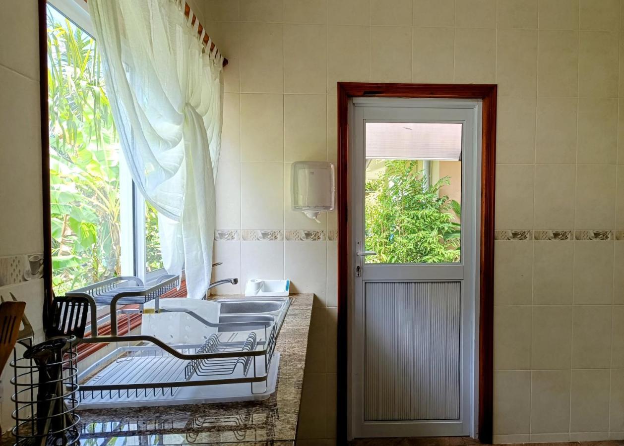 Badamier Self-Catering Apartment La Digue Exterior photo